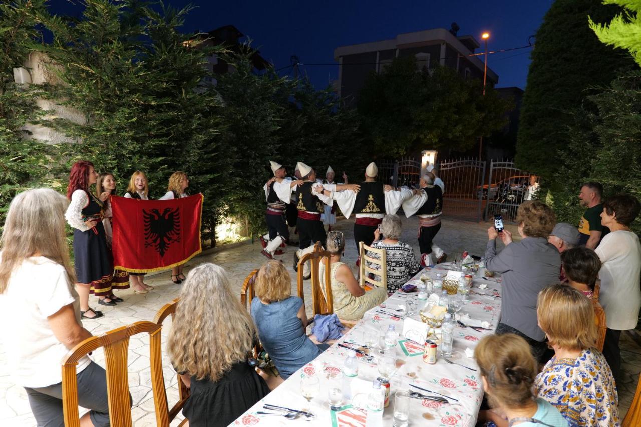 סרנדה Vila Ahmeti מראה חיצוני תמונה